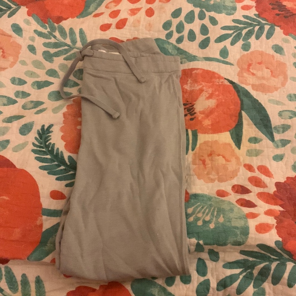it’s the brand abercrombie and fitch. they are a size medium.